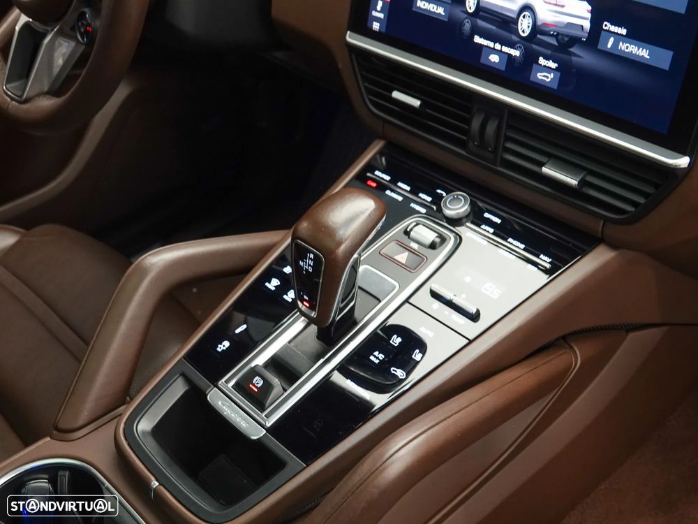 Porsche Cayenne Coupé E-Hybrid - 23