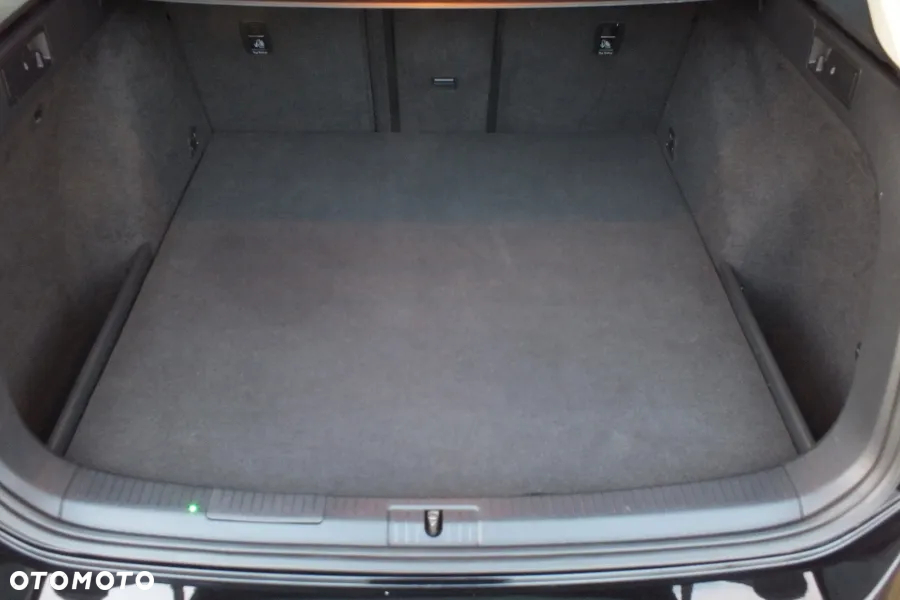 Volkswagen Golf - 23