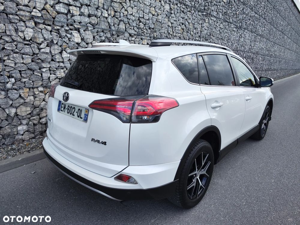 Toyota RAV4 2.0 D-4D Prestige 4x2 - 18