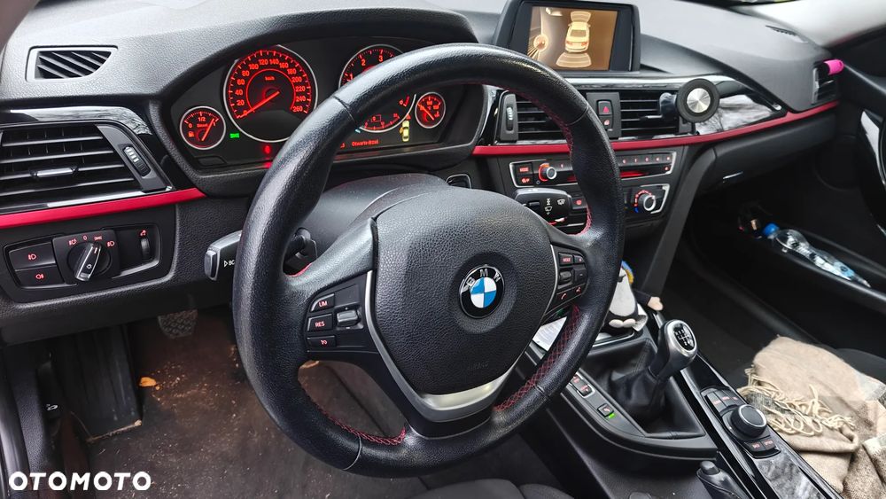 BMW Seria 3 320d Efficient Dynamic Edition Sport Line - 7