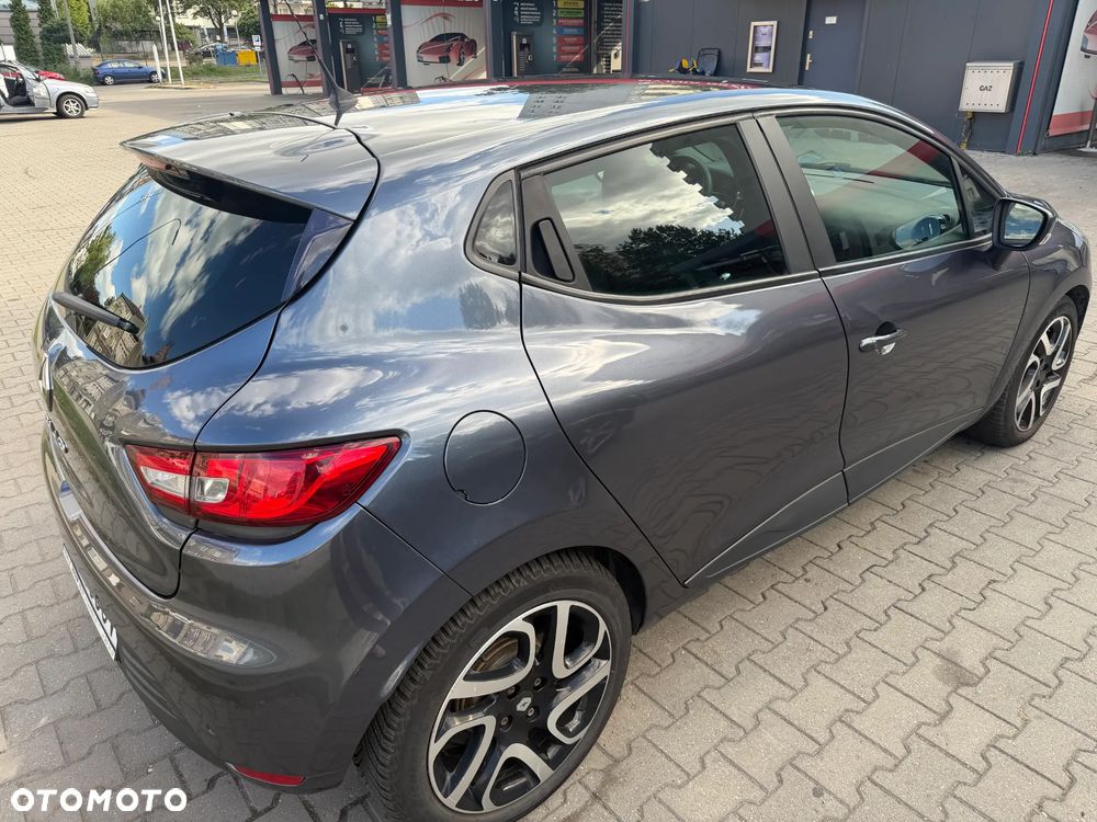 Renault Clio 1.2 16V Alize - 8