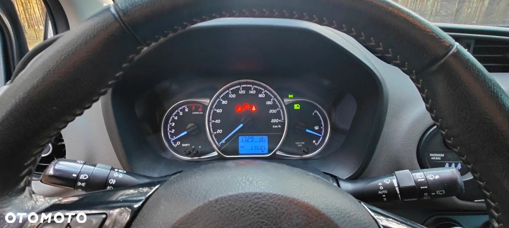 Toyota Yaris - 10