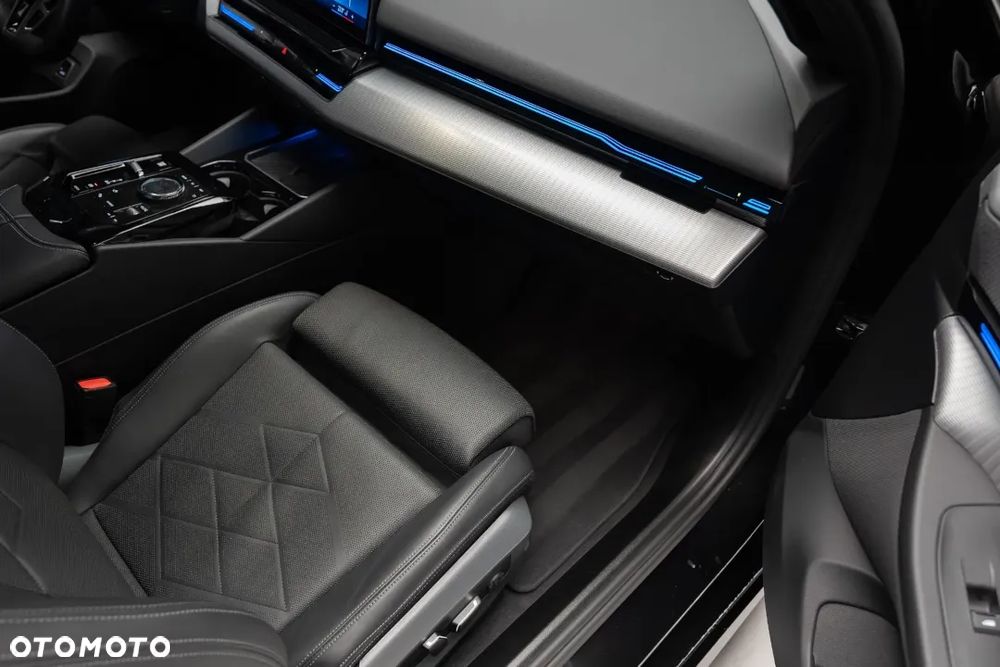 BMW Seria 5 520d xDrive mHEV M Sport - 35
