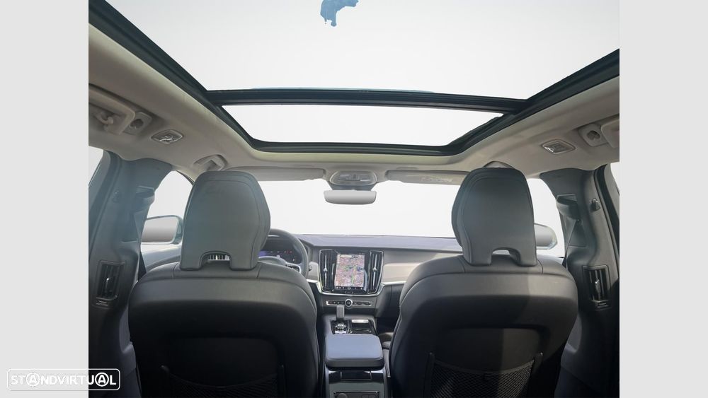 Volvo V90 2.0 T6 PHEV Plus Dark AWD - 19