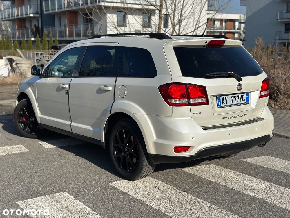 Fiat Freemont 2.0 Multijet Black Code AWD - 3