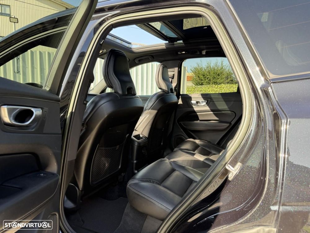 Volvo XC 60 2.0 T6 PHEV R-Design AWD - 10