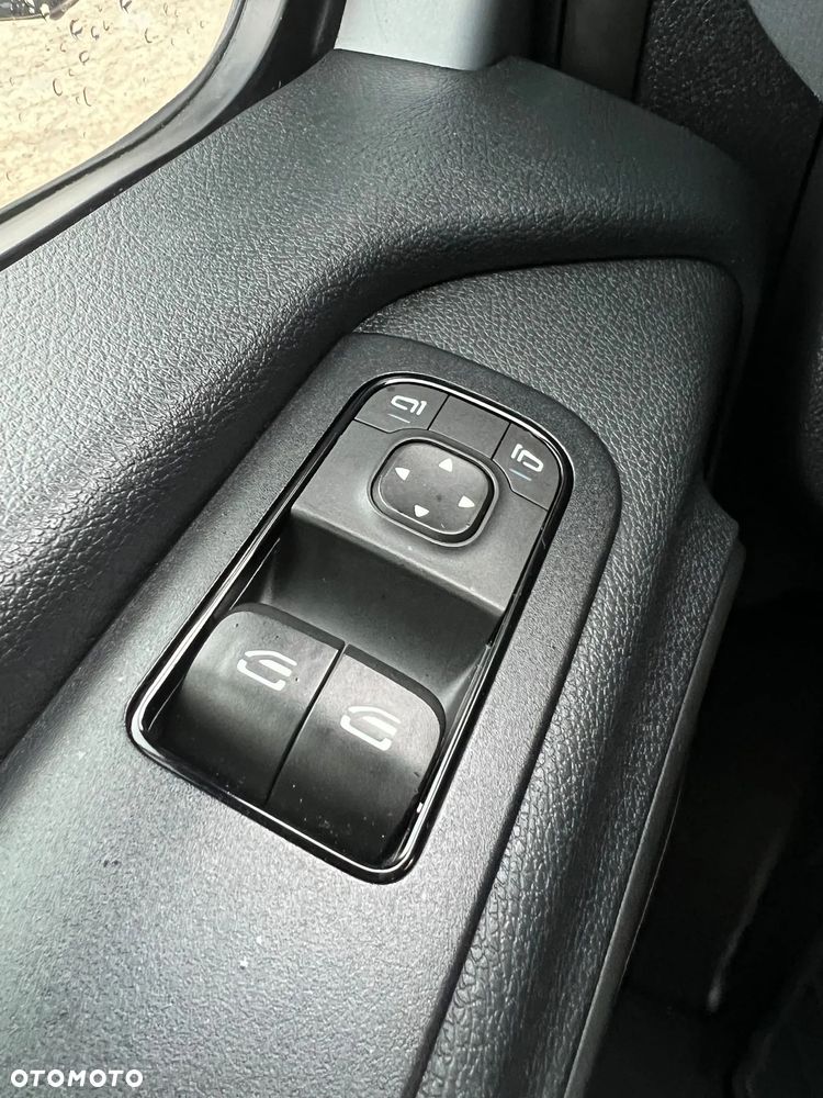 Mercedes-Benz Sprinter - 22