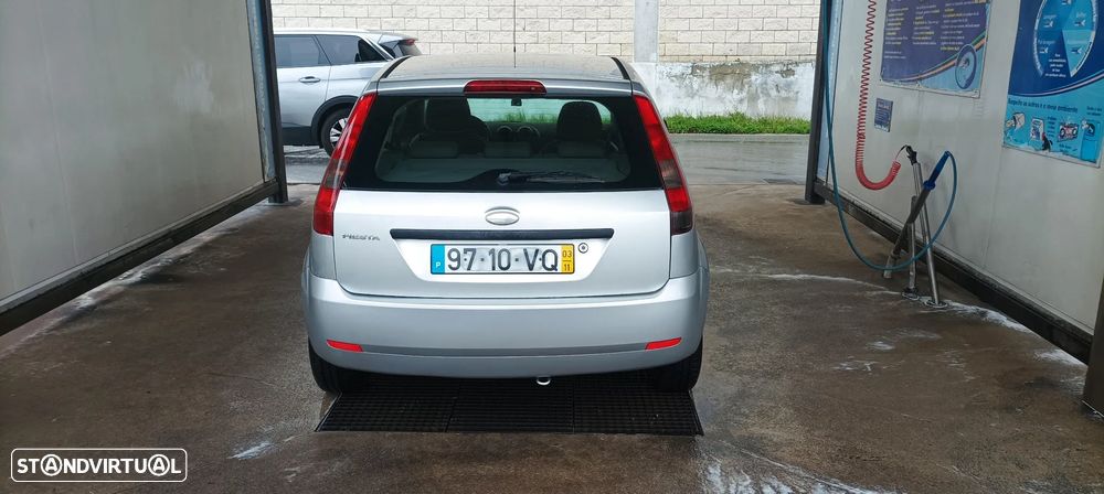 Ford Fiesta - 12