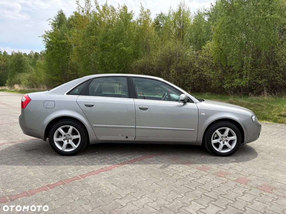 Audi A4 Limousine - 9