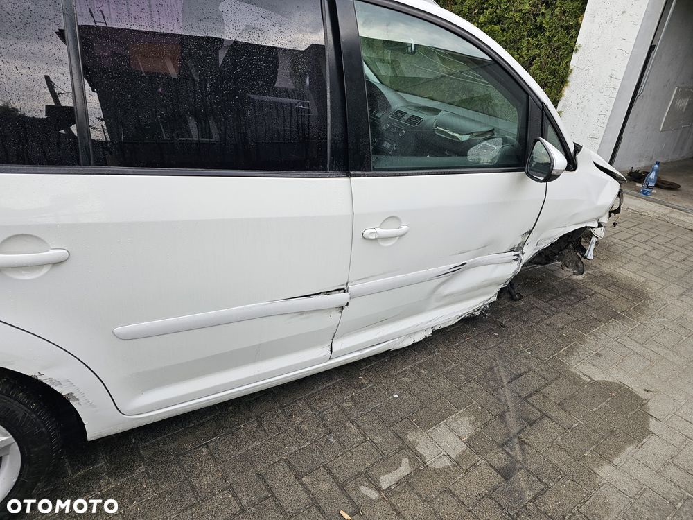 Volkswagen Touran 1.6 TDI DPF Life - 8