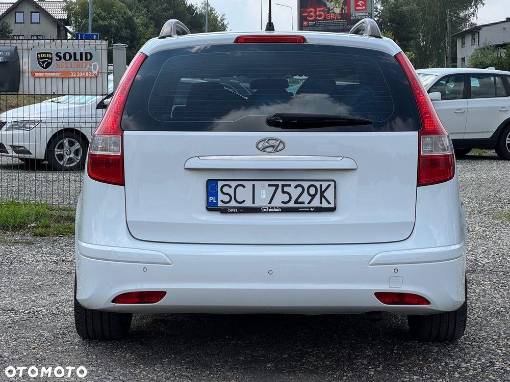 Hyundai i30 i30cw 1.6 CRDi blue Classic - 13