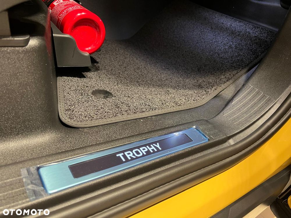 Land Rover Defender - 13