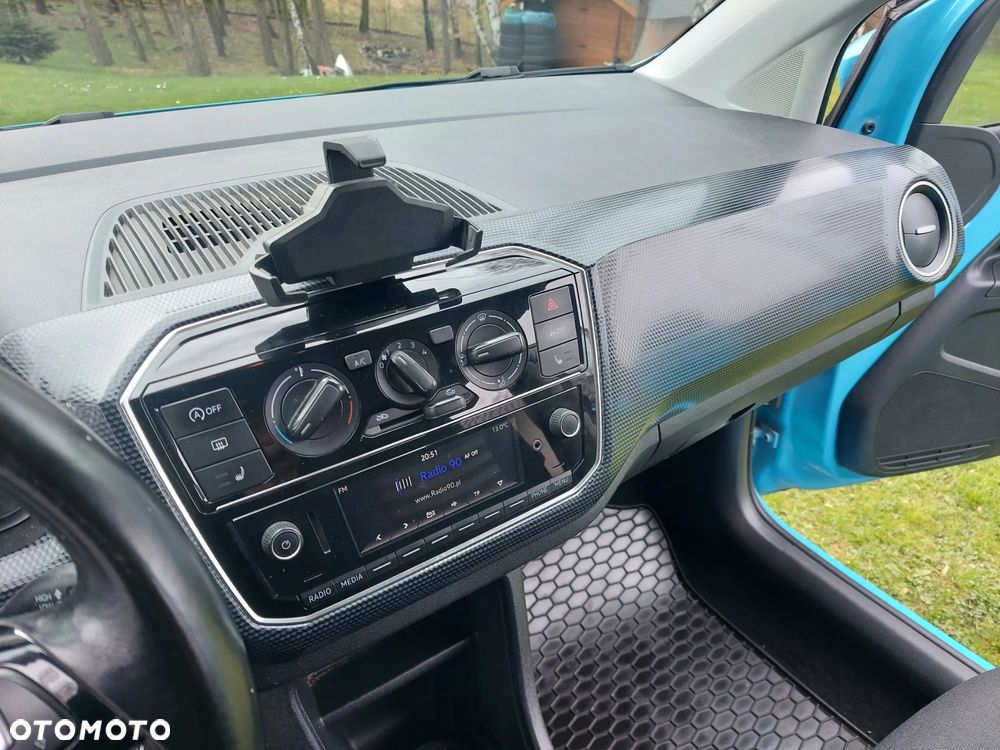 Volkswagen up! United - 5