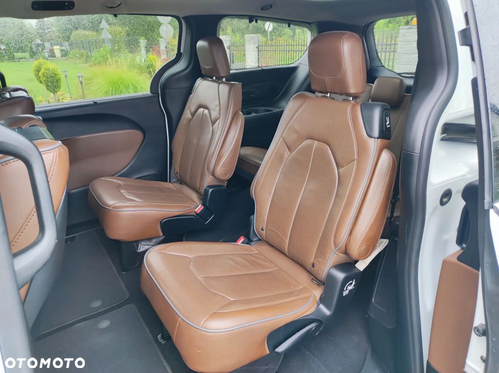 Chrysler Pacifica - 11