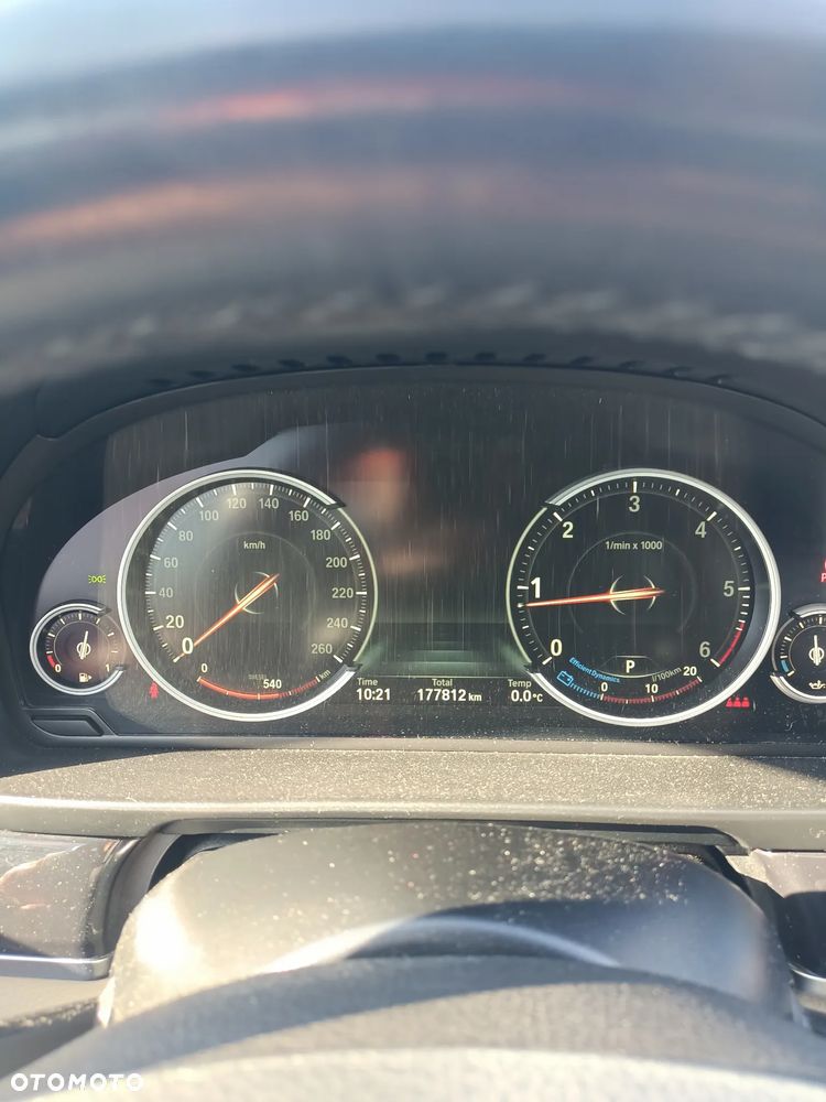 BMW Seria 5 520d xDrive - 8