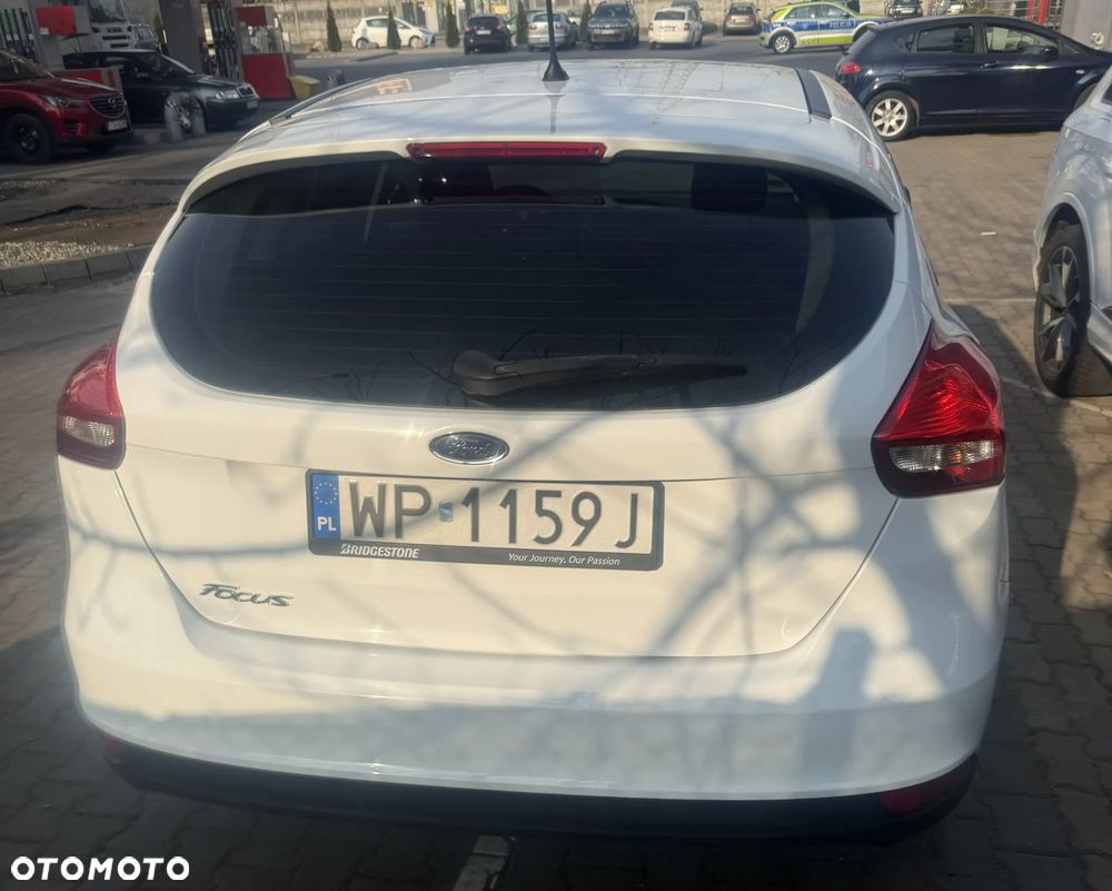 Ford Focus 1.6 Trend - 17