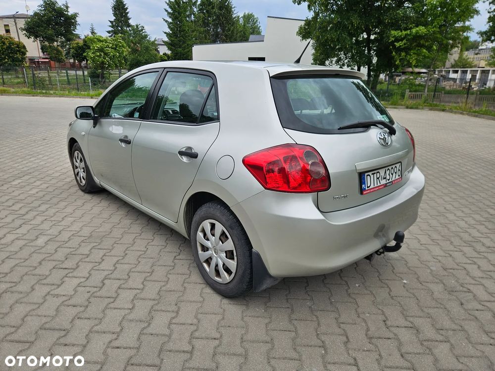 Toyota Auris 1.4 D-4D Luna - 6