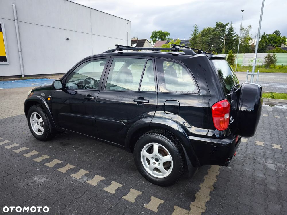 Toyota RAV4 2.0 D-4D 4x4 - 2