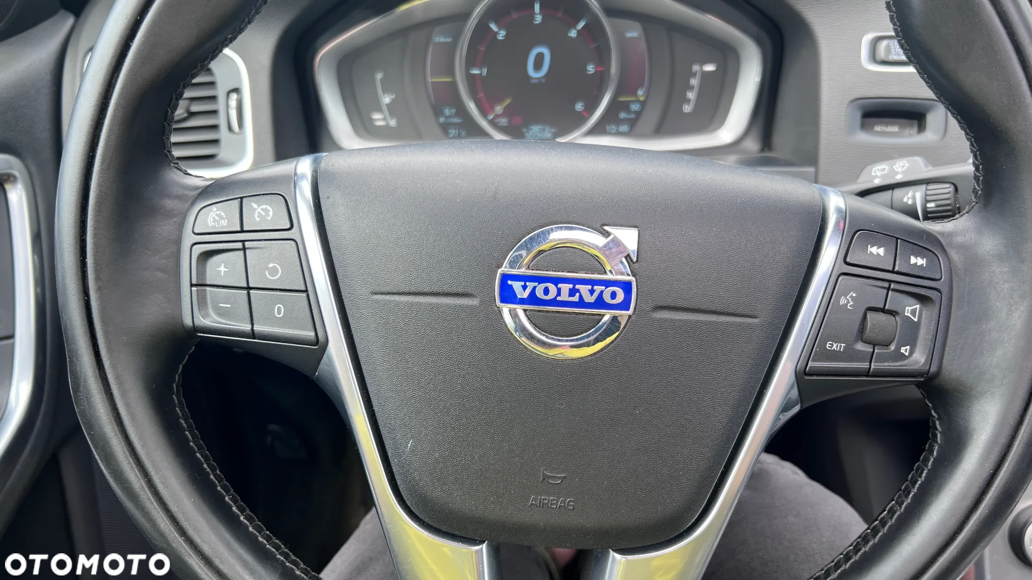Volvo V60 D6 AWD Plug-in Hybrid Summum - 21