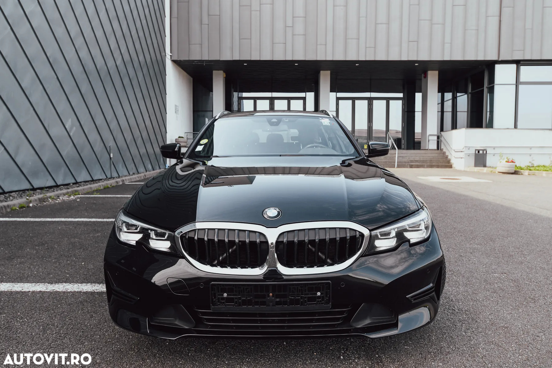 BMW Seria 3 318d Touring Aut. - 18