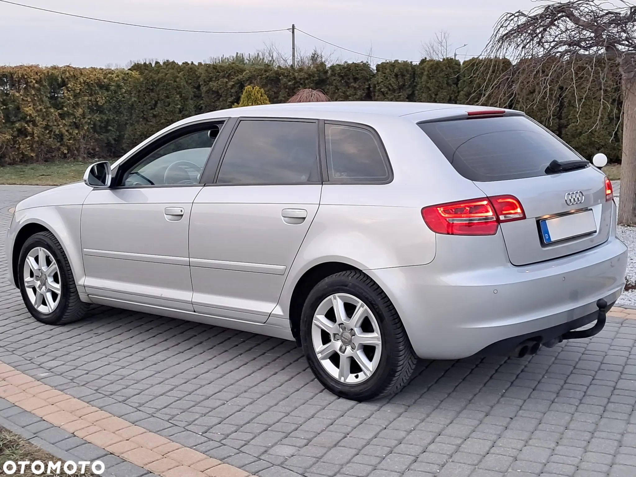 Audi A3 1.8 TFSI Sportback S tronic Ambiente - 4