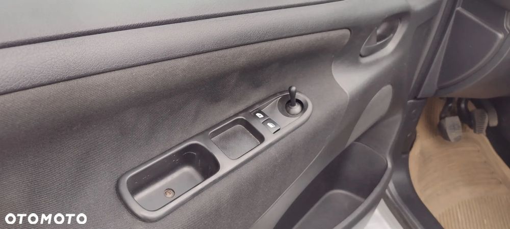 Peugeot 207 1.4 16V Trendy - 20