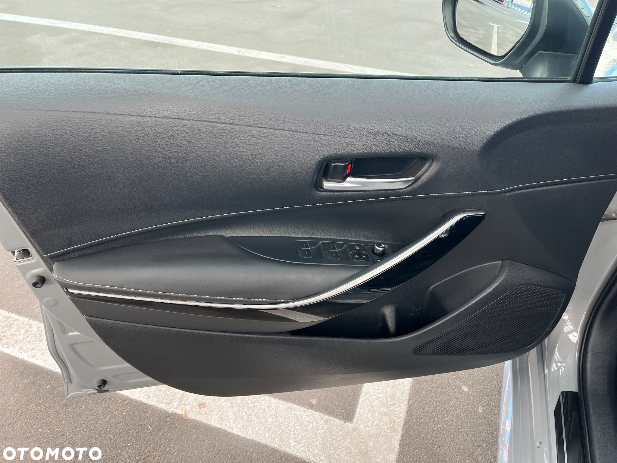 Toyota Corolla 2.0 Hybrid Comfort - 27