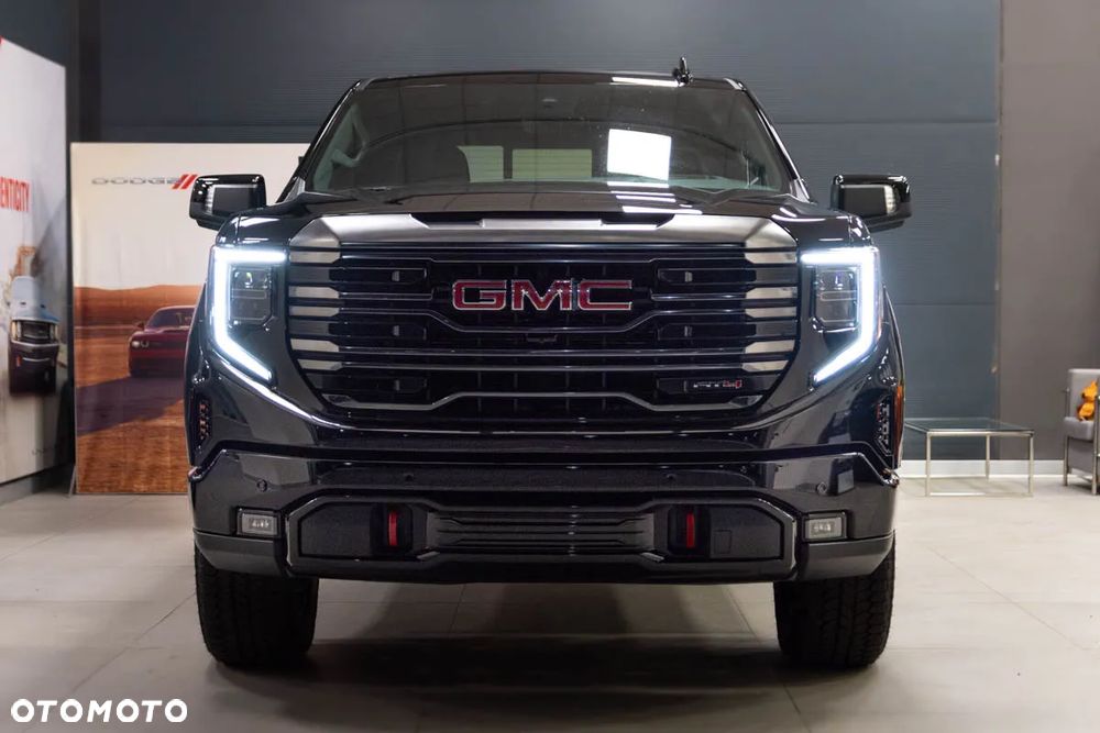 GMC Sierra - 2