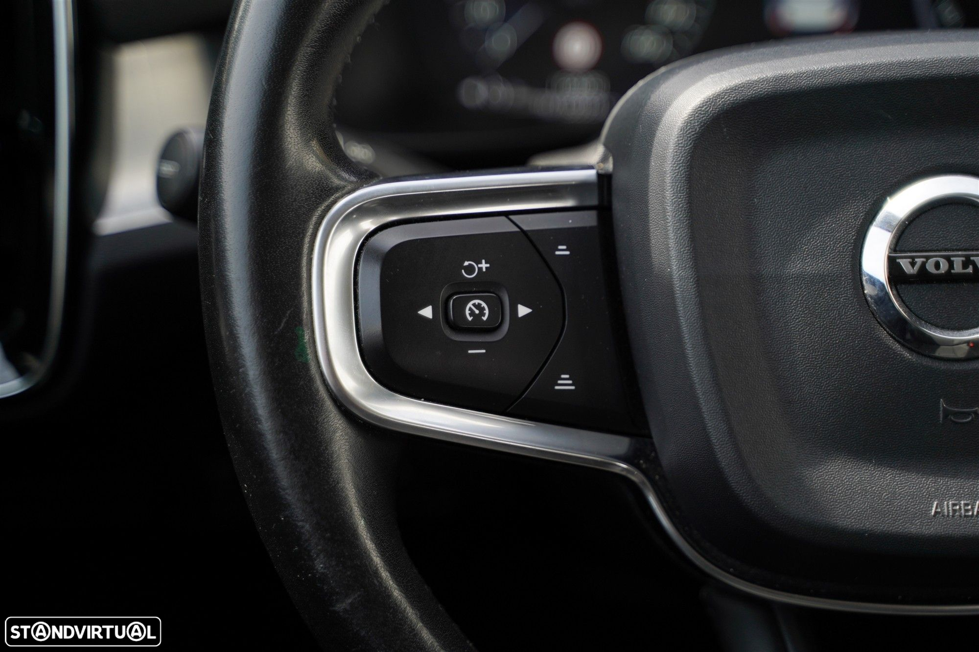 Volvo XC 40 2.0 D3 Momentum - 18