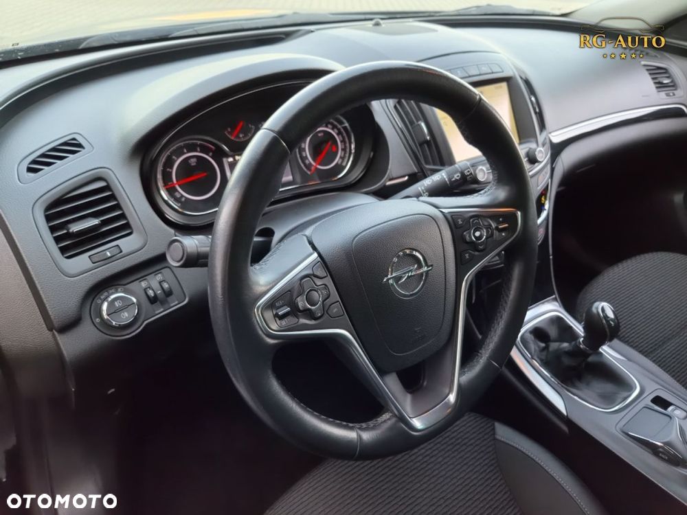 Opel Insignia - 36