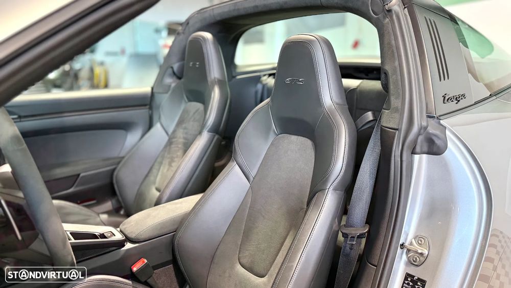 Porsche 911 (992) Targa 4 GTS PDK - 11