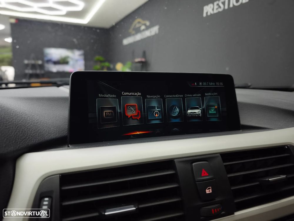 BMW 330 e iPerformance Line Luxury Purity - 37