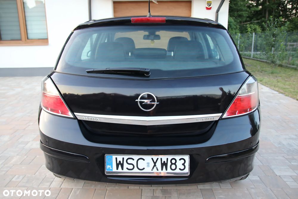 Opel Astra 1.7 CDTI Cosmo - 4
