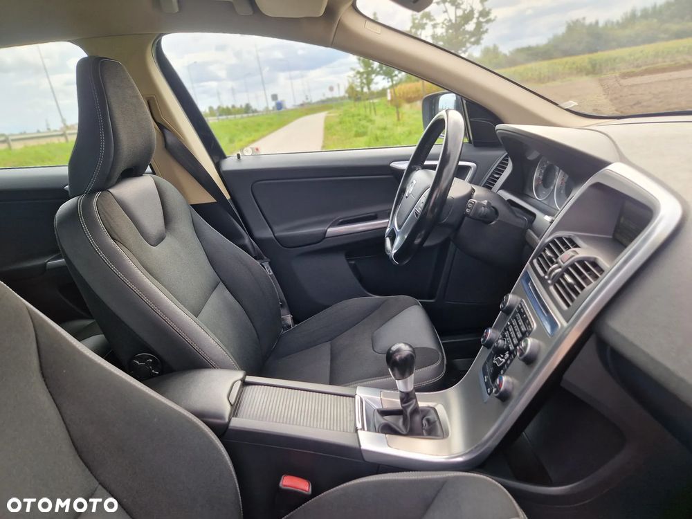 Volvo XC 60 DRIVe Momentum - 18