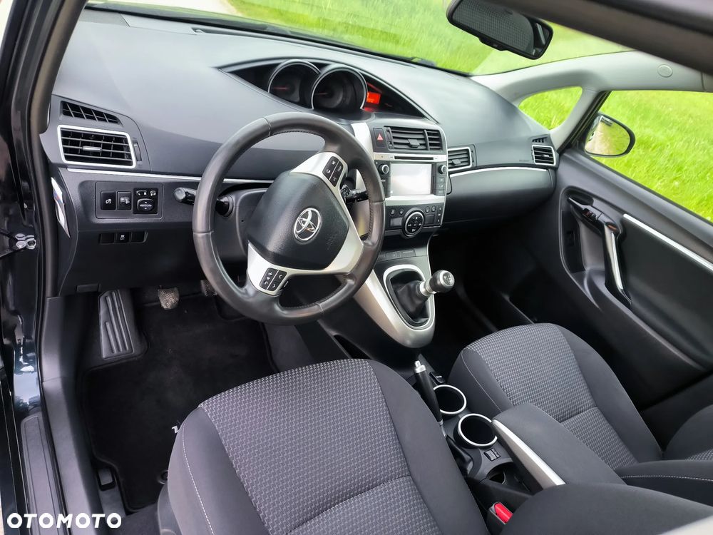 Toyota Verso - 24