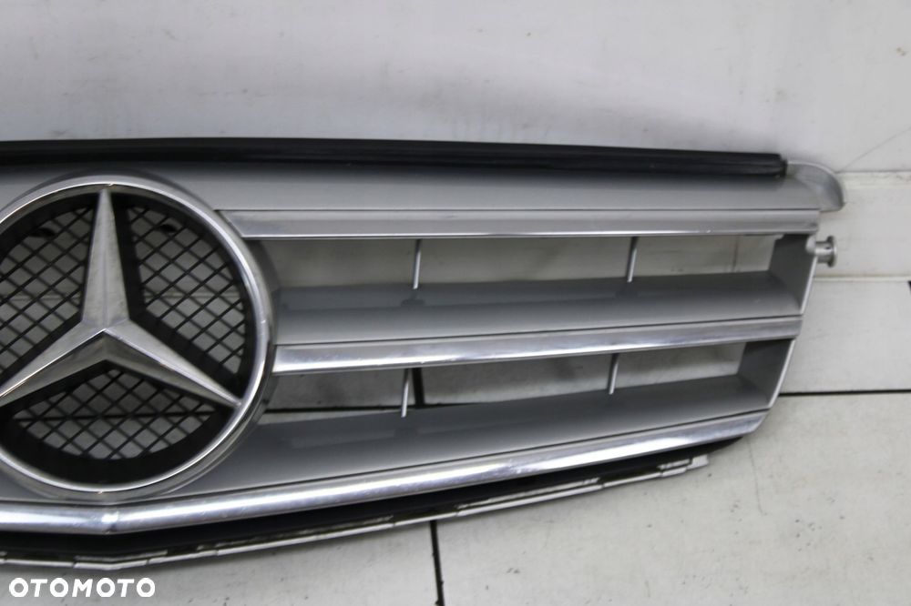 mercedes w204 lift sedan 11r- grill atrapa chłodnicy - 3