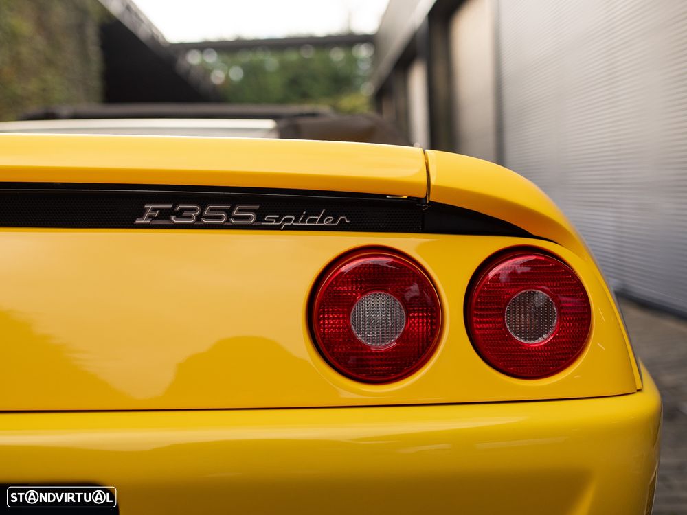 Ferrari 355 Spider - 22