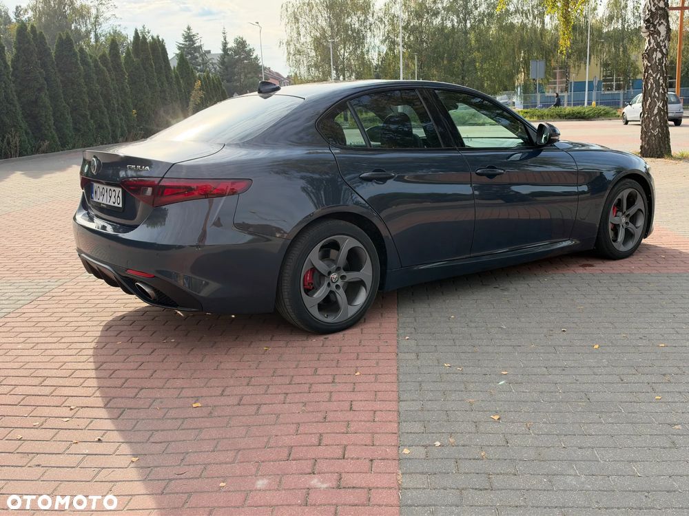 Alfa Romeo Giulia 2019 photo 5