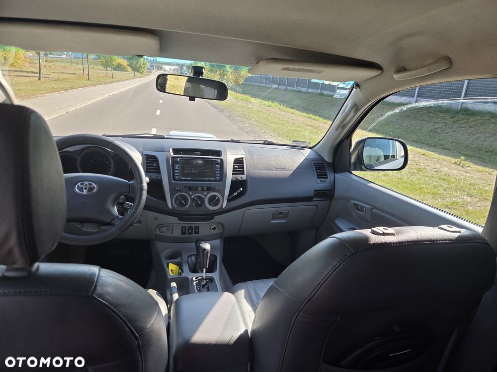 Toyota Hilux - 7