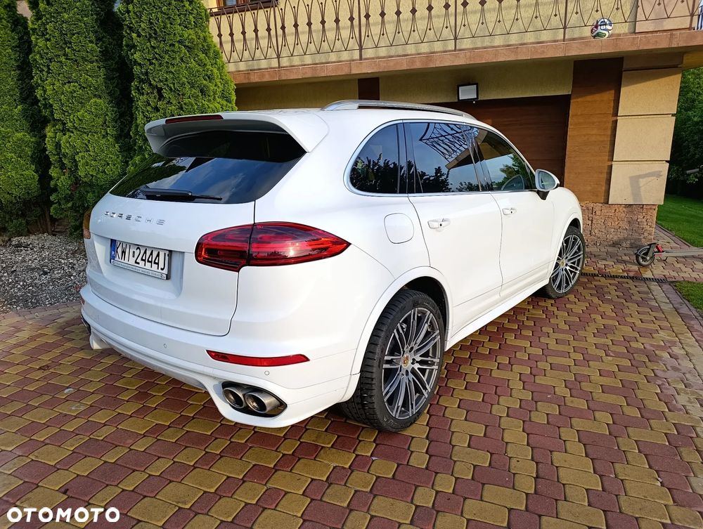 Porsche Cayenne S Diesel Platinum Edition - 15