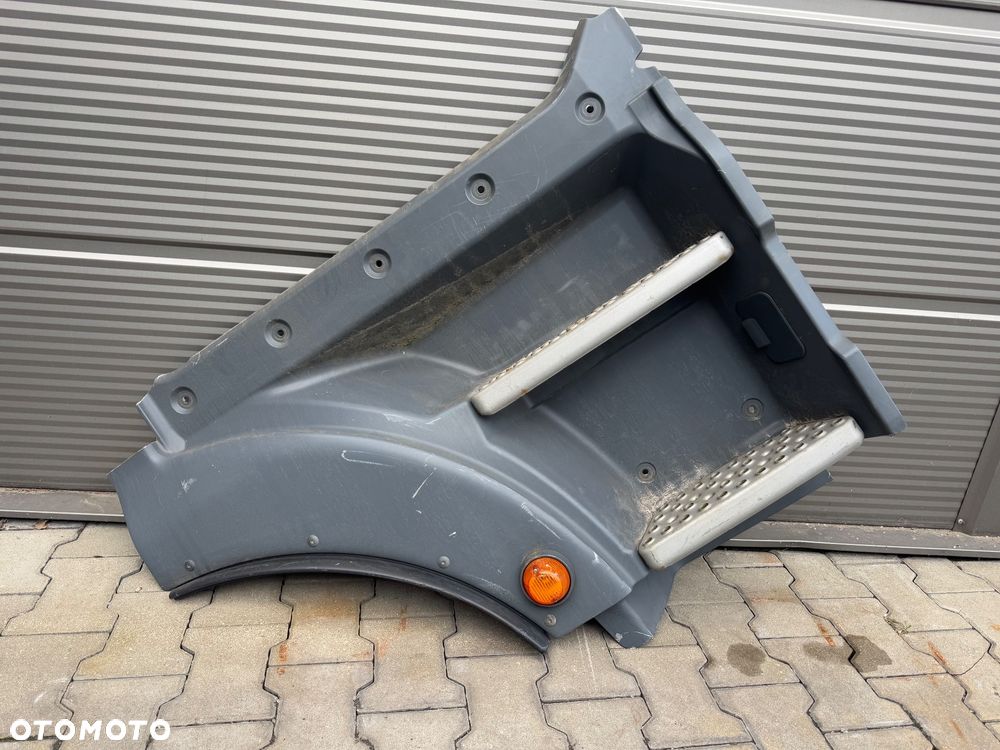 Stopnica podwójna prawa/lewa Man Tgx, Tga, Tgs, różne kolory - 1