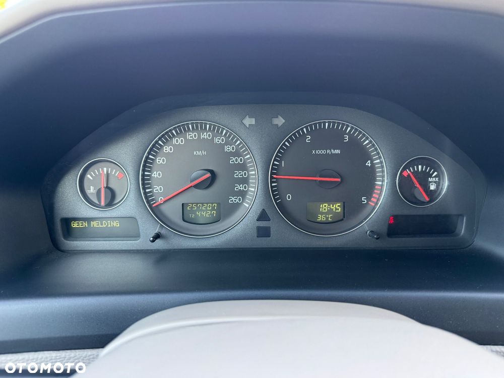 Volvo V70 D5 - 38