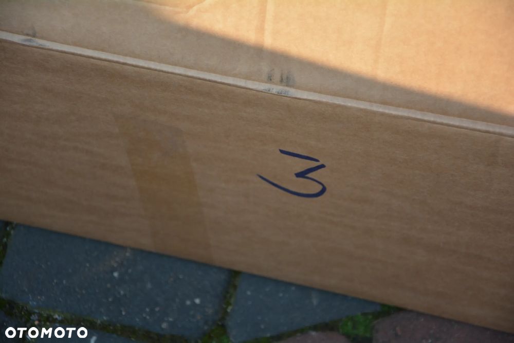 Opel Adam 3 D 2013 - bagażnik dachowy Thule nowy klucz - 4