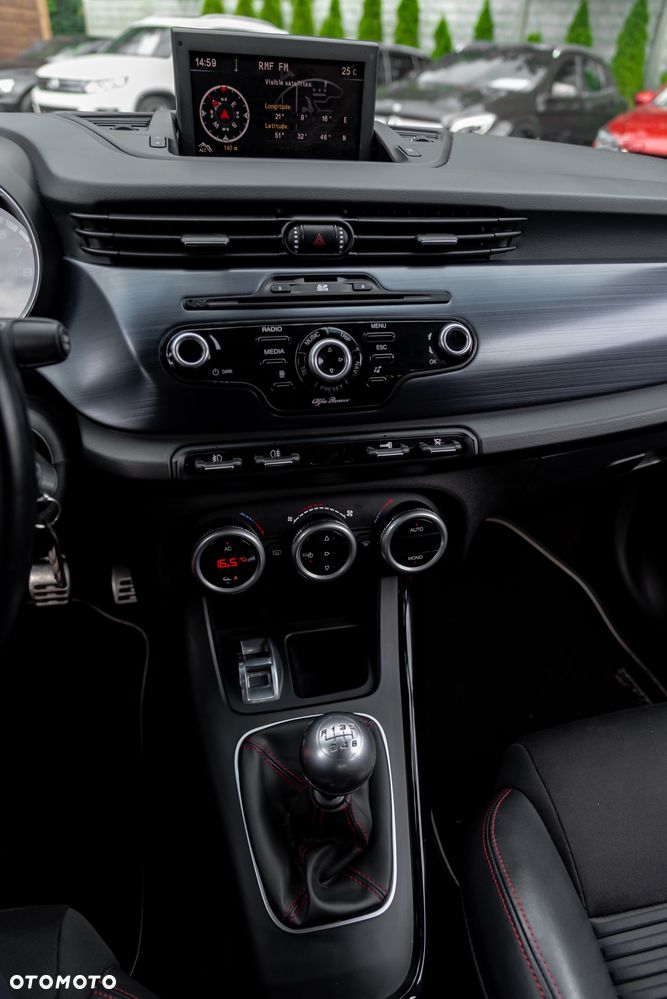 Alfa Romeo Giulietta 1.8 TBi 16V Quadrifoglio Verde - 37