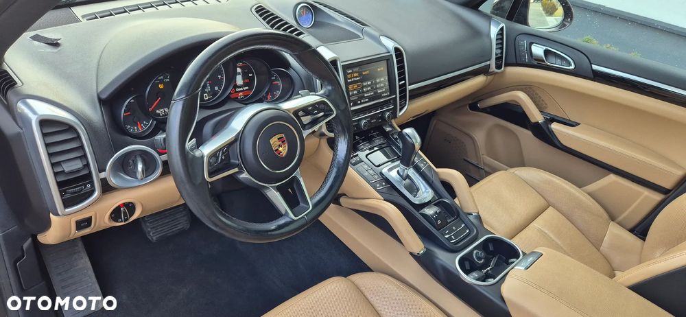 Porsche Cayenne Standard - 12