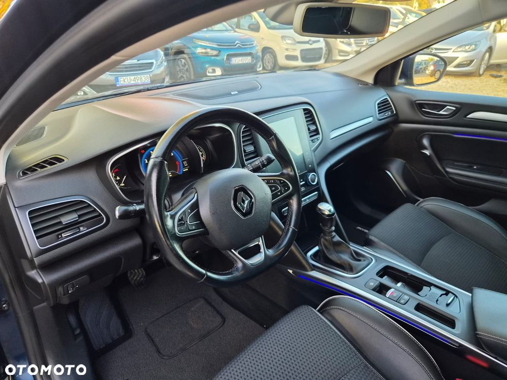 Renault Megane ENERGY TCe 115 Start & Stopp Paris Business - 31