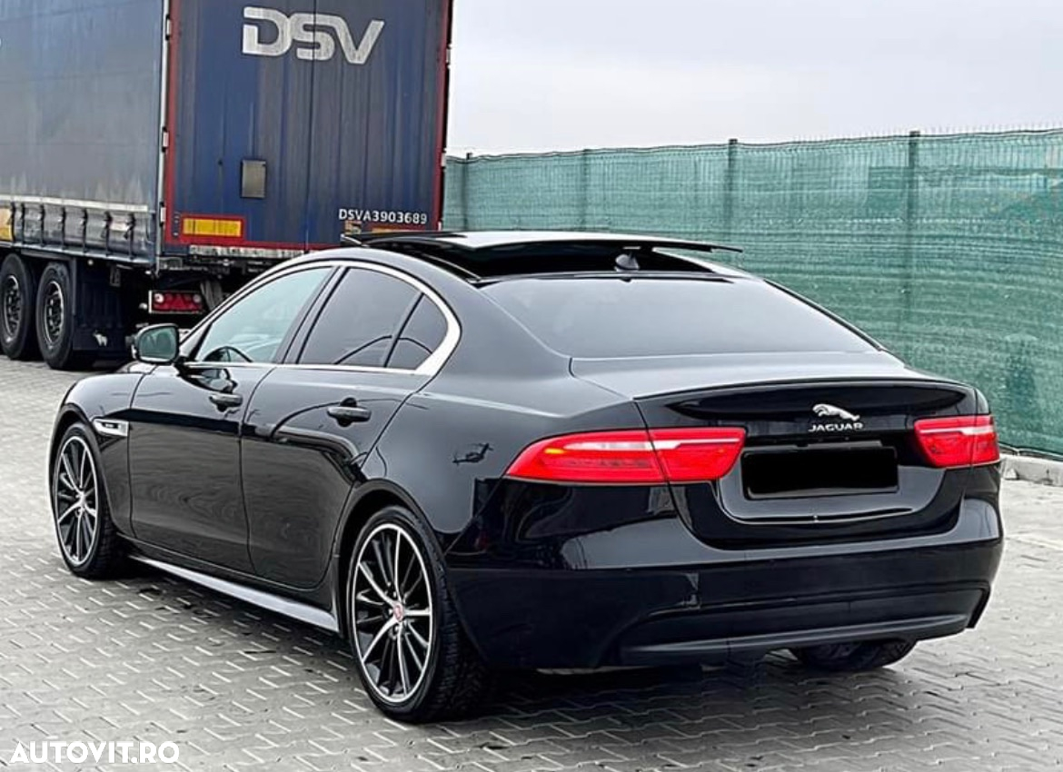 Jaguar XE 2.0 R-Sport - 5