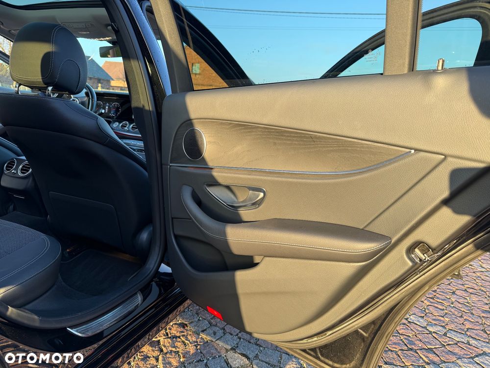 Mercedes-Benz Klasa E 220 d 9G-TRONIC Avantgarde - 23