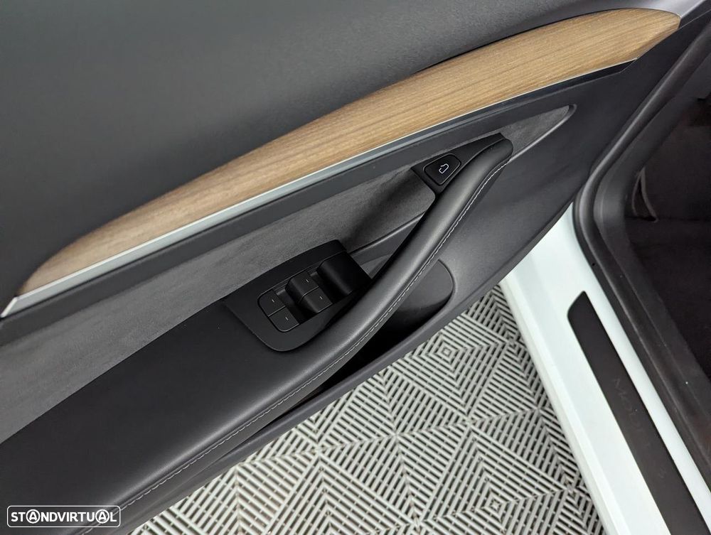 Tesla Model 3 Long Range Tração Traseira - 7