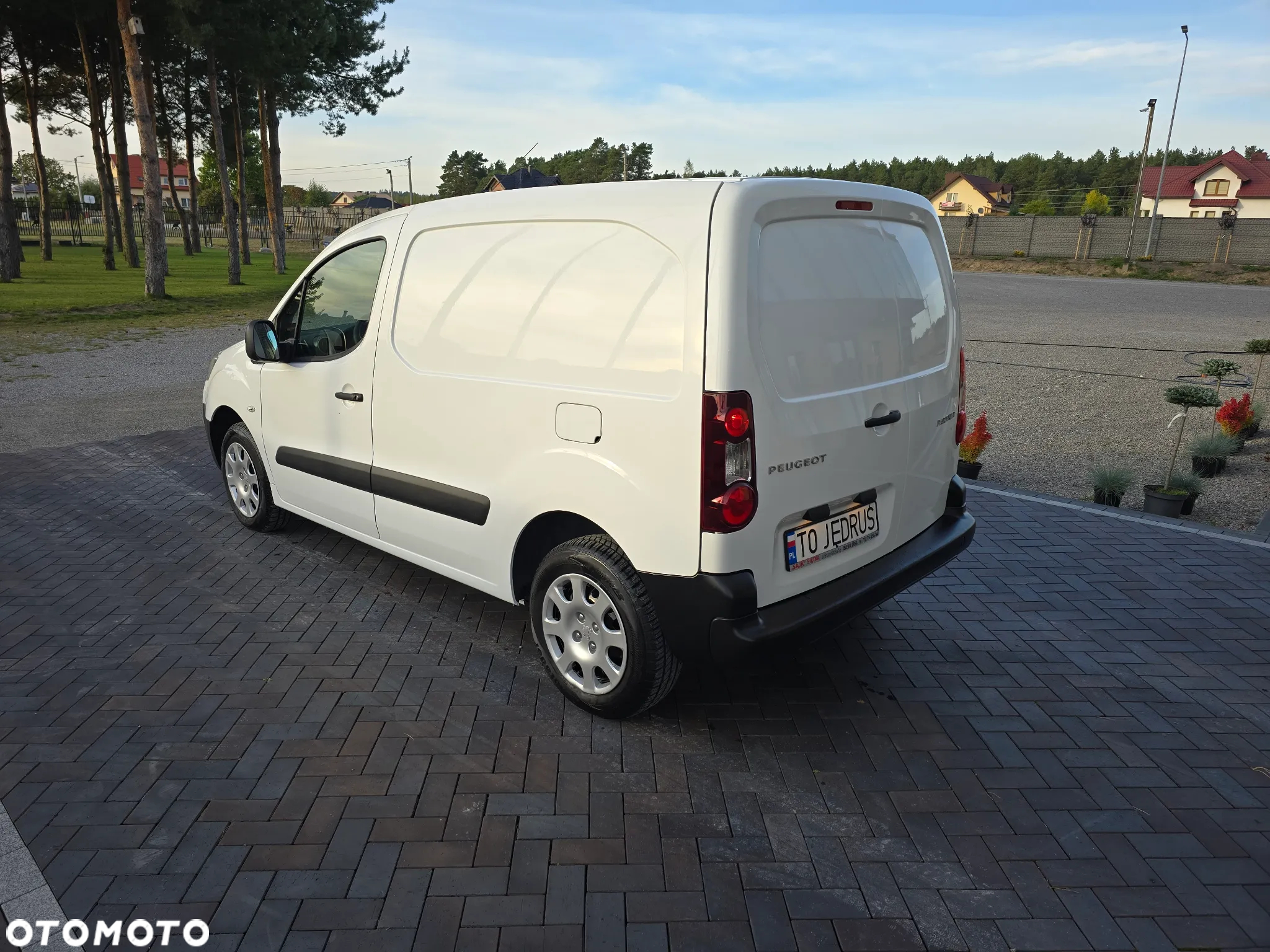 Peugeot PARTNER L1 1.6 HDI 90KM KLIMA LEKTRYKA SALON PL - 9